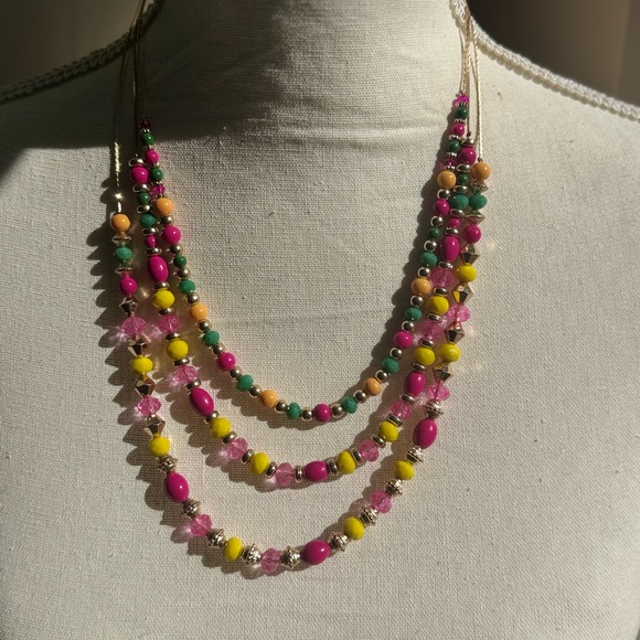 DEVIKA STATEMENT  NECKLACE - Picture 5 of 10